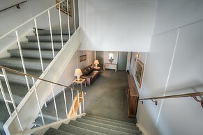 Claymore inn & Suites