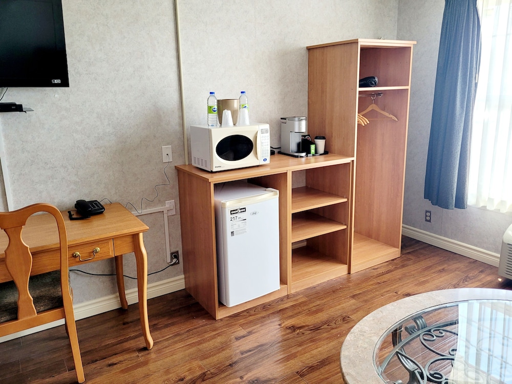 Claymore inn & Suites