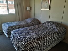 Cedars Motel