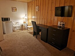 Cedars Motel