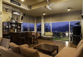 The Albatross, Kandy