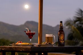 The Albatross, Kandy