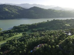 The Albatross, Kandy