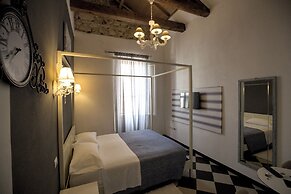 Manì Rooms