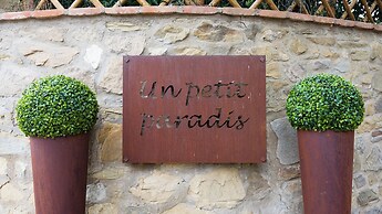 Un Petit Paradis