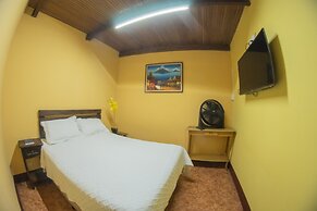 Euro Hostal - Hostel