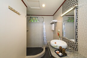 Thurizza Hotel
