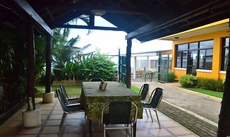 Marvin's Seaside Inn