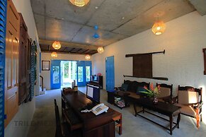 Life Beach Villa