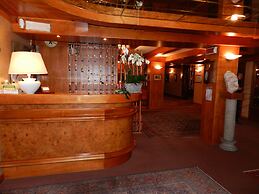 Hotel Emet
