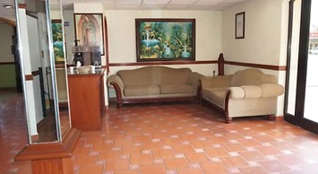 Hotel Maria Luisa Inn & Suites