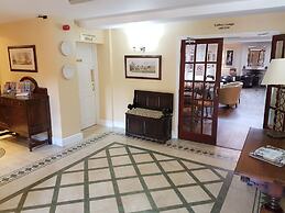 Roade House Hotel