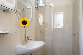 Albarosa Guesthouse