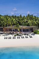 The St. Regis Maldives Vommuli Resort
