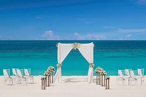 The St. Regis Maldives Vommuli Resort