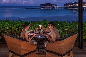 The St. Regis Maldives Vommuli Resort