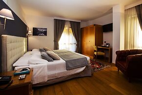 Paradise Hotel & Wellness