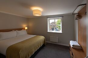 PREMIER SUITES Reading