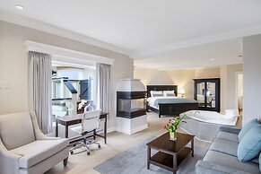 Villa Eyrie Resort