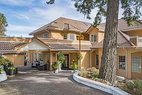 Villa Eyrie Resort
