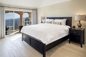 Villa Eyrie Resort