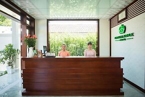 Green Apple Hotel