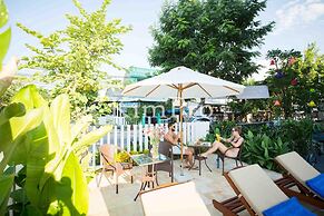 Green Apple Hotel
