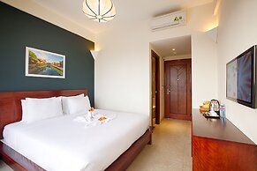 Green Apple Hotel