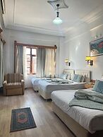 Hotel Karyatit Kaleiçi