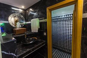 Riad Amor