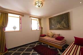 Riad Amor