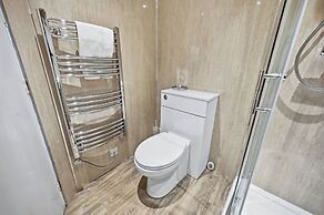 Corran House Guest House & Hostel