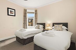 Corran House Guest House & Hostel