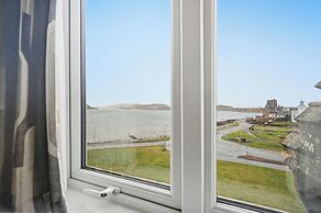 Corran House Guest House & Hostel