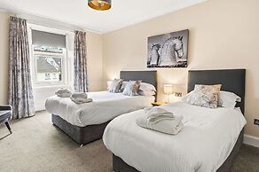 Corran House Guest House & Hostel