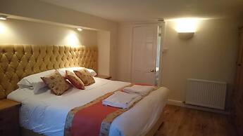 Mayville House Apartment