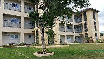 New Kingston Guest Apartment at Donhead