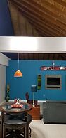 New Kingston Guest Apartment at Donhead