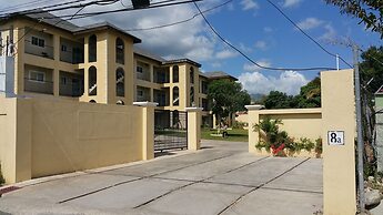 New Kingston Guest Apartment at Donhead