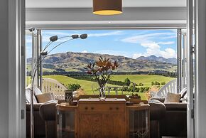 Ribbonwood Country House