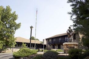 Giant City Lodge