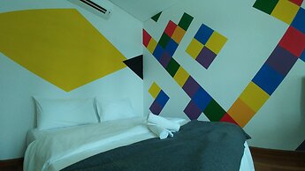 Holi 1Medini Suites