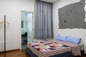 Holi 1Medini Suites