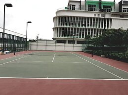 Holi 1Medini Suites