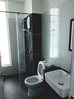 Holi 1Medini Suites