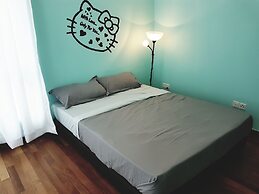 Holi 1Medini Suites