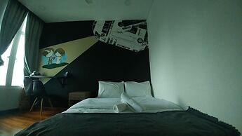 Holi 1Medini Suites