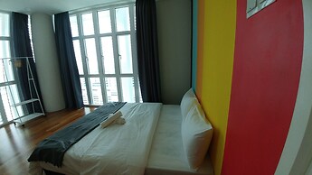 Holi 1Medini Suites
