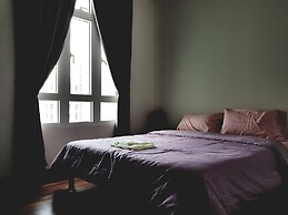 Holi 1Medini Suites