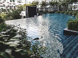 Holi 1Medini Suites